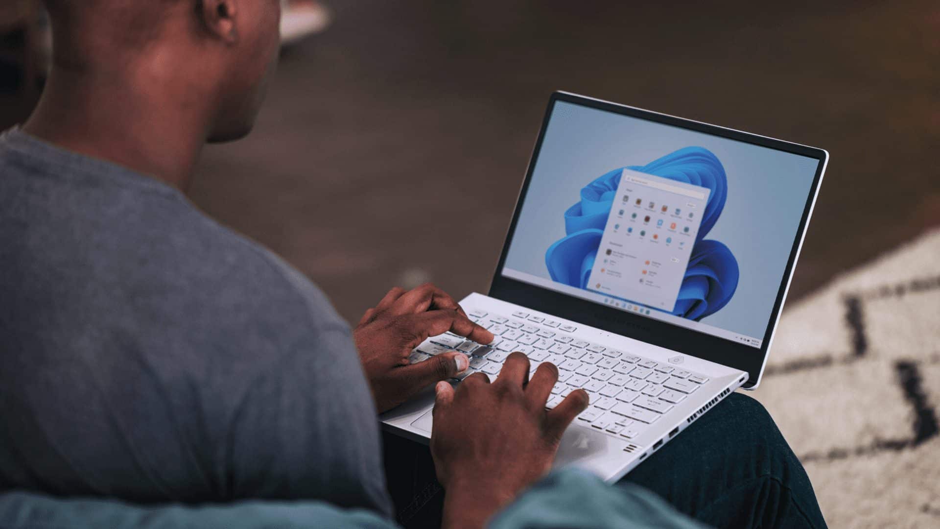 Acora Signs Microsoft UK Partner Pledge